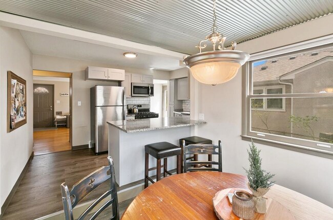 Foto del edificio - 835 23rd Ave SE