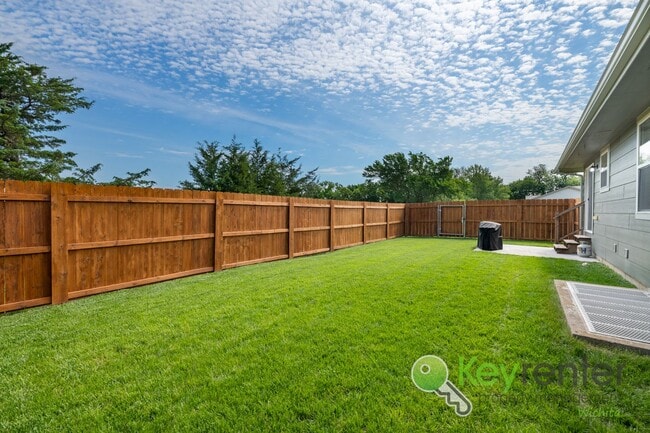 Foto del edificio - 5 Bedroom 3 Bathroom | Glen Hills - Derby, KS