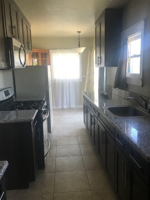 Building Photo - 413 Central Ave