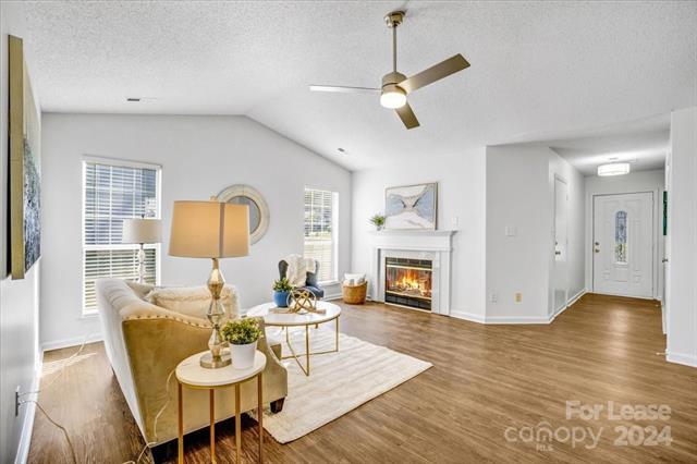 Foto del edificio - 10301 Bon Meade Ln