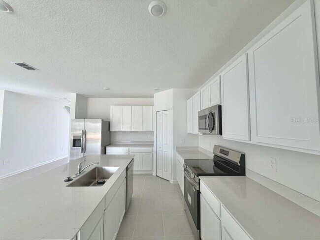 Building Photo - 3354 Alexander Dr