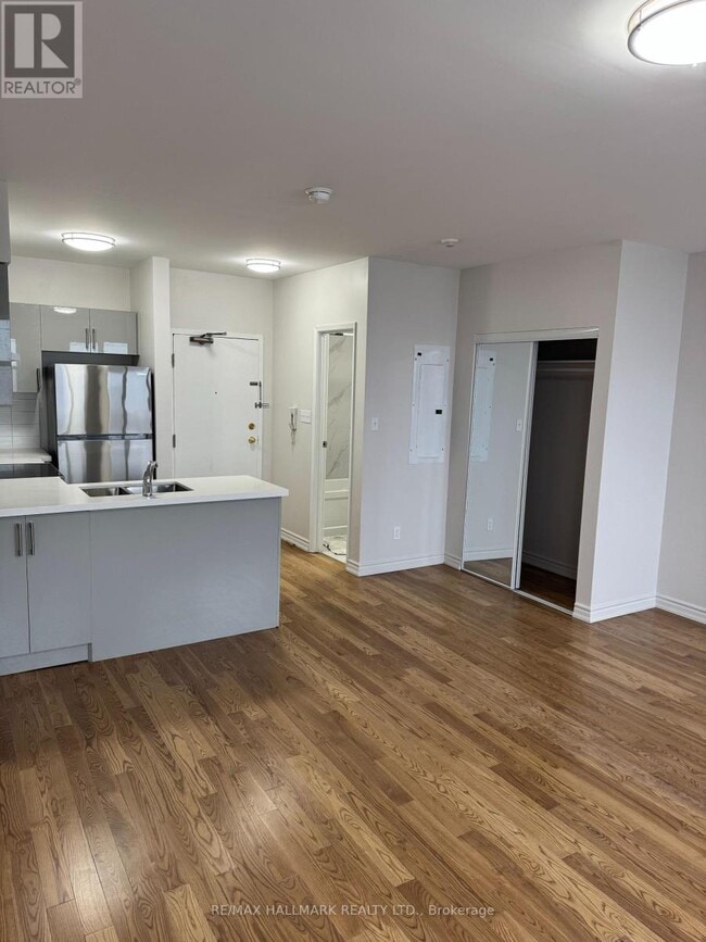 Photo du bâtiment - 2831 Kingston Rd