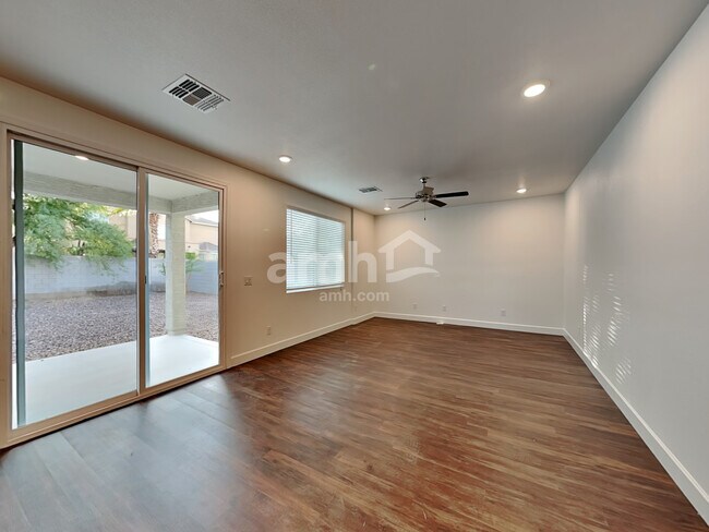 Foto del edificio - 6627 S 42nd Dr