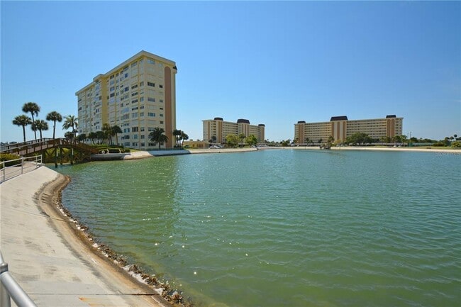 Foto del edificio - 4700 Cove Cir