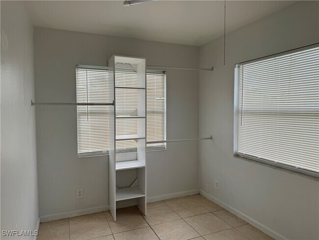 Foto del edificio - 2328 Country Club Blvd