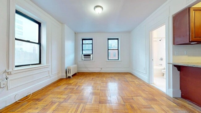 Photo - East 61st Street Apartment