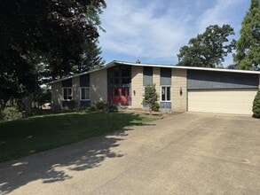Building Photo - 1694 Arthur Dr