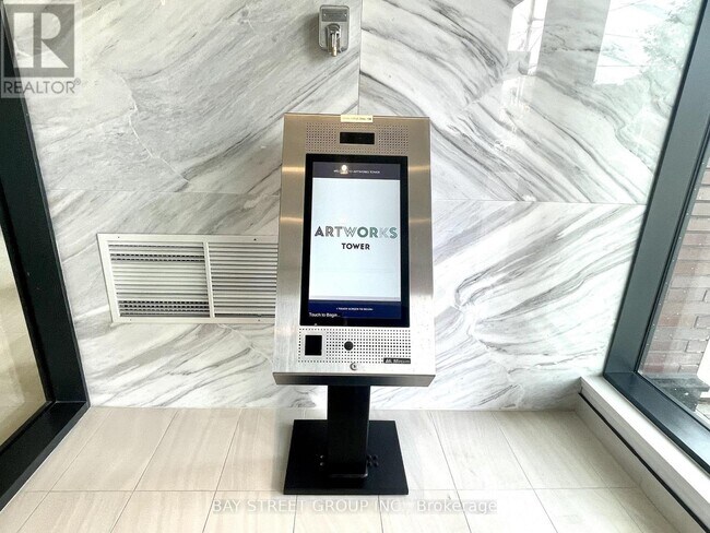 Photo du bâtiment - 130 River St