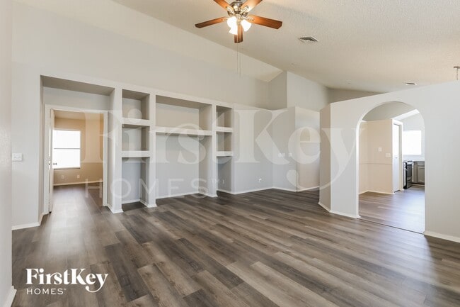 Building Photo - 5039 W Chicago Cir S