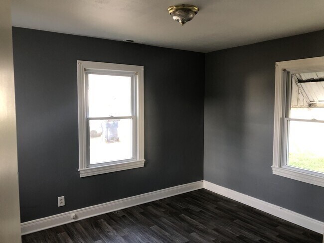 Foto del edificio - 1719 Youngland Ave