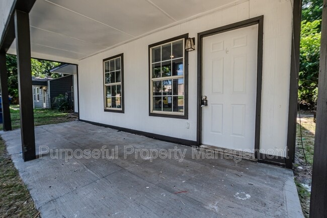 Building Photo - 516 Morrison Ave