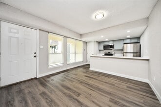 Building Photo - 781 Country Pl Dr