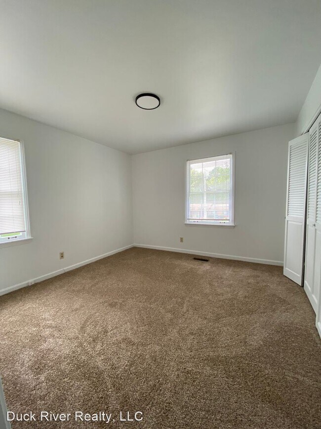 Building Photo - 2 br, 1 bath House - 406 Shawnee Dr
