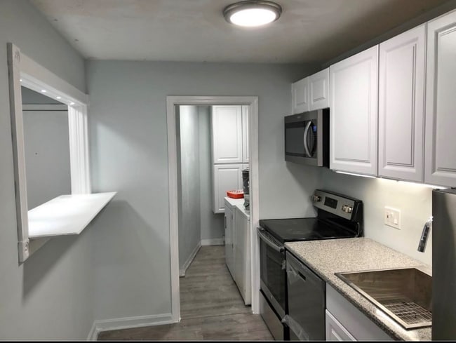 Building Photo - 1195 Grafton St