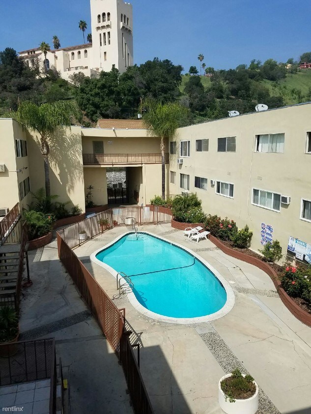 Foto principal - 4686 Woodside Dr