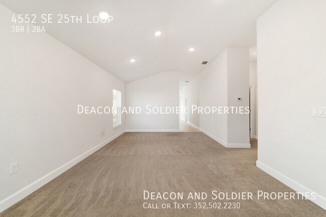 Foto del edificio - 4552 SE 25th Loop