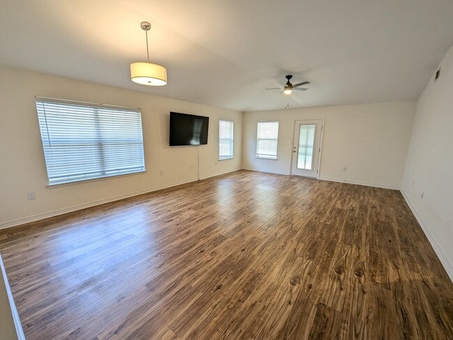 Building Photo - 1020 Freeport Ct