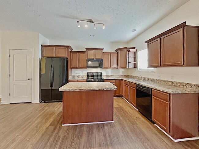 Building Photo - 1409 Napa Pt W