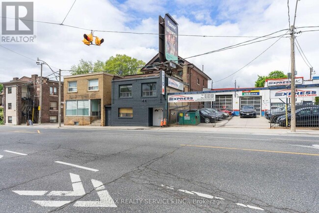 Building Photo - 306-306 Greenwood Ave
