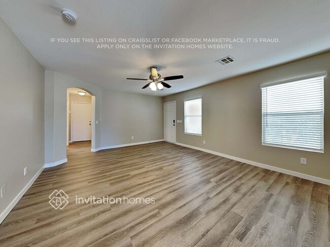 Building Photo - 927 S 239th Ln