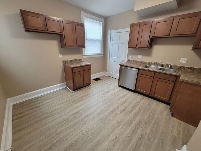 Foto del edificio - 517 North D St 5BR/2BA (Hamilton)
