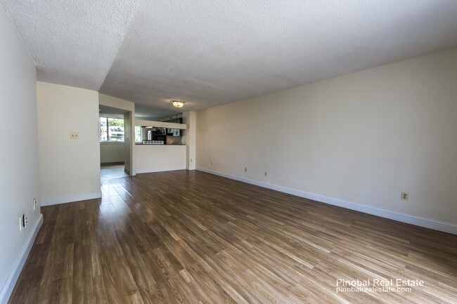 Building Photo - NORTH BEACON WITH AMENITIES