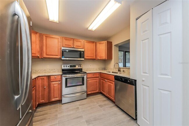 Building Photo - 660 McKinley Ct
