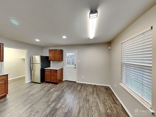 Building Photo - 9025 Puerto Vista Dr
