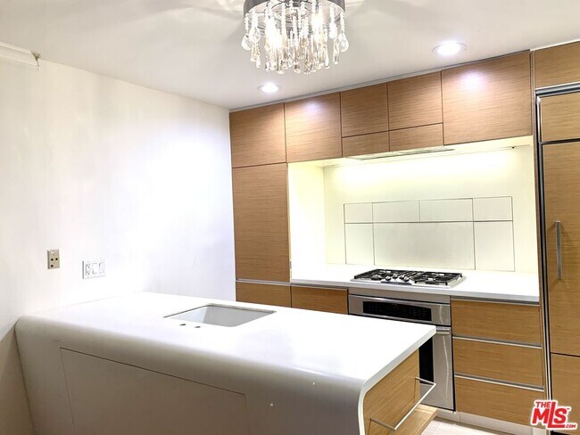 Foto del edificio - 4189 Vineland Ave