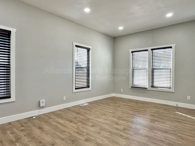 Foto del edificio - 823 Sahwatch St