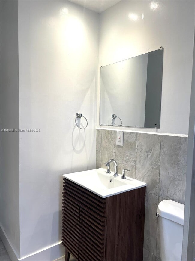 Foto del edificio - 219 SW 9th Ave