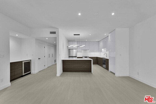 Building Photo - 10630 Wilkins Ave