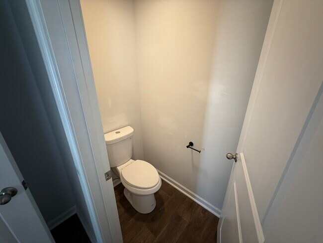 Building Photo - 341 Berring Ln