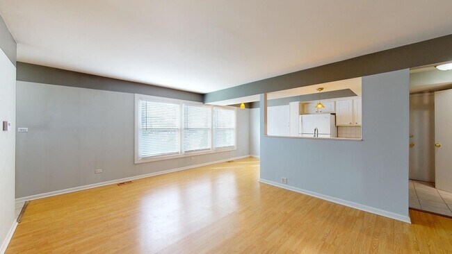 Building Photo - 914 Inverrary Ln