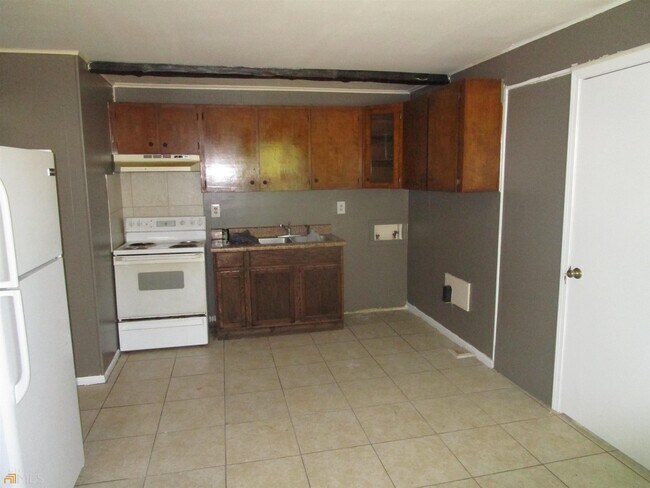 Foto del edificio - 2705 Village Green Ln