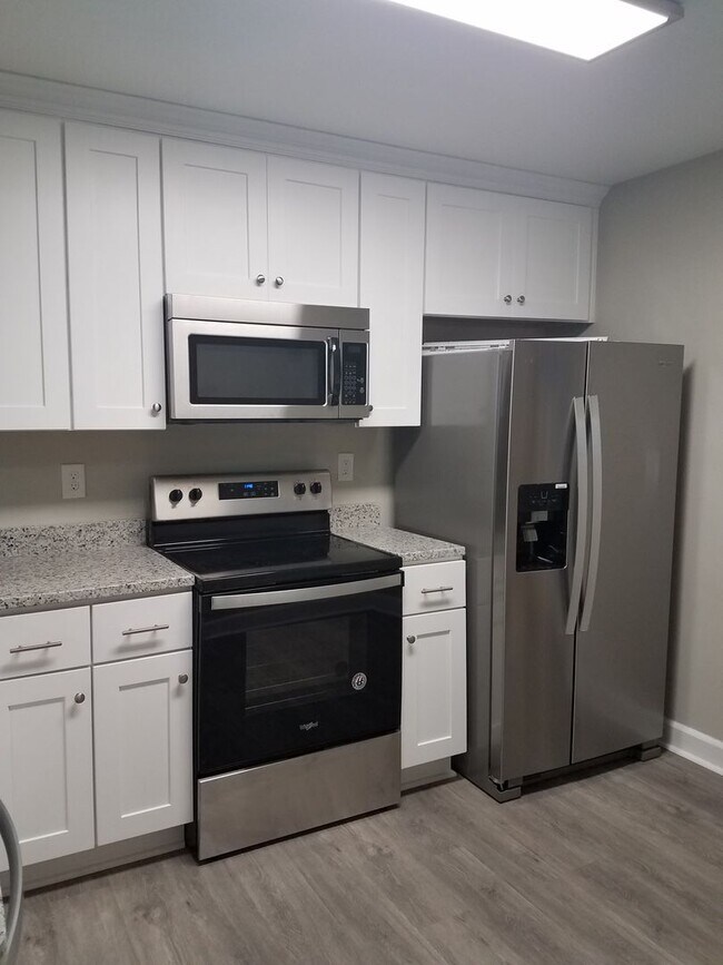 Foto del edificio - Renovated 5 BR Near ODU!