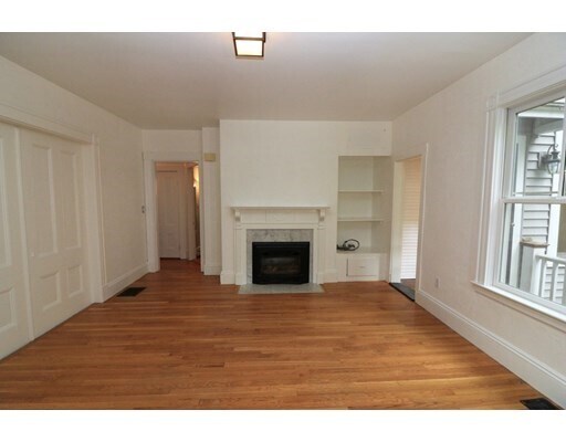 Building Photo - 4 Washburn Pl