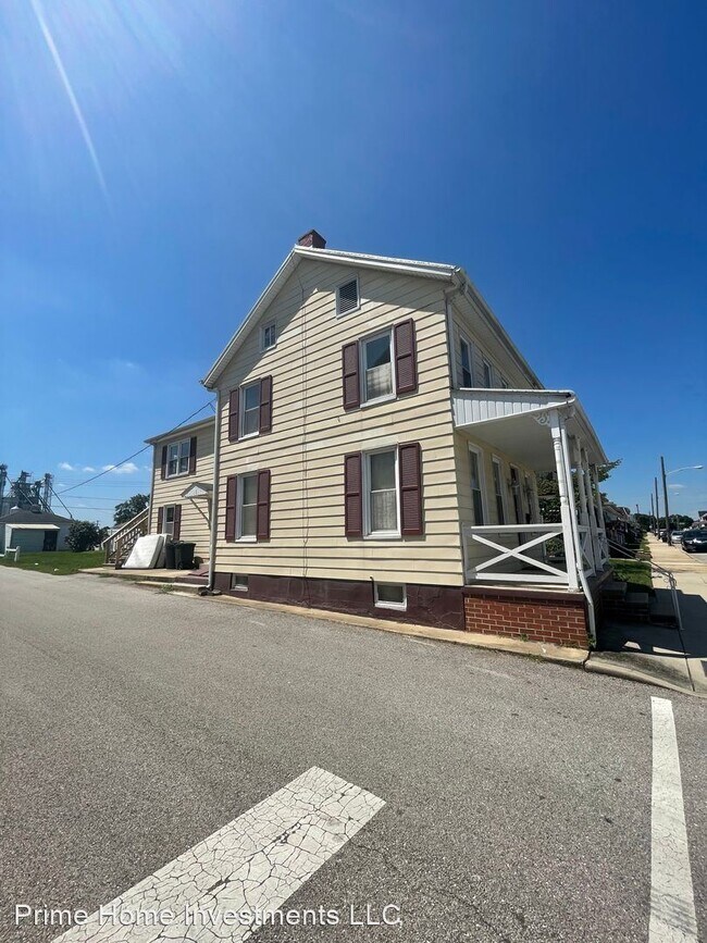 Building Photo - 3 br, 1.5 bath House - 1600 Monroe St