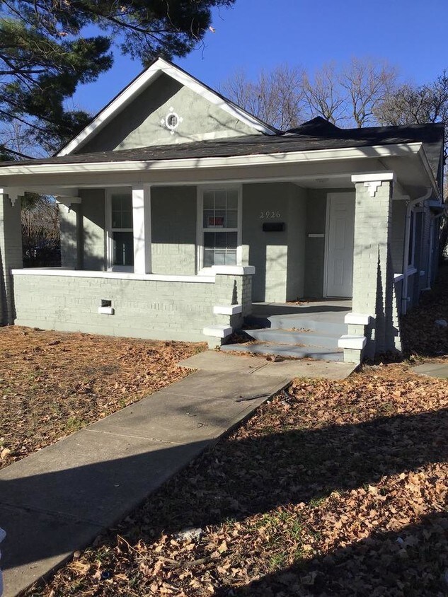 Foto principal - 2926 E 18th St