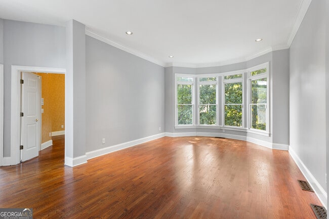 Building Photo - 2456 Tyne Terrace SE