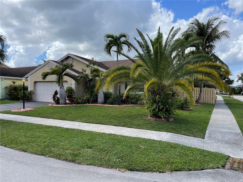 Foto principal - 1297 SW 151st Ave