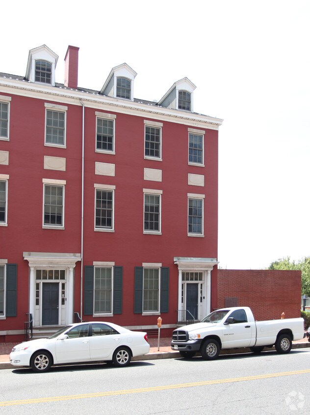 Building Photo - 665 W Lexington St