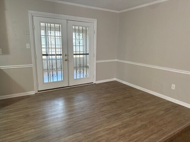 Foto del edificio - Four Bedroom, Two Bath Home, Just Off Toba...