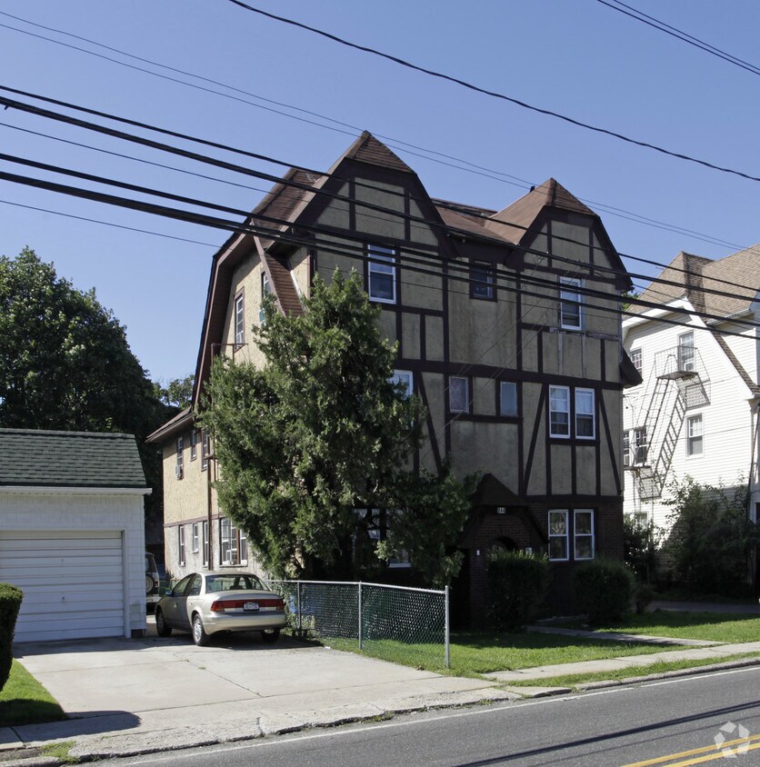 844 Seaman Ave E, North Baldwin, NY 11510 Apartments in North Baldwin