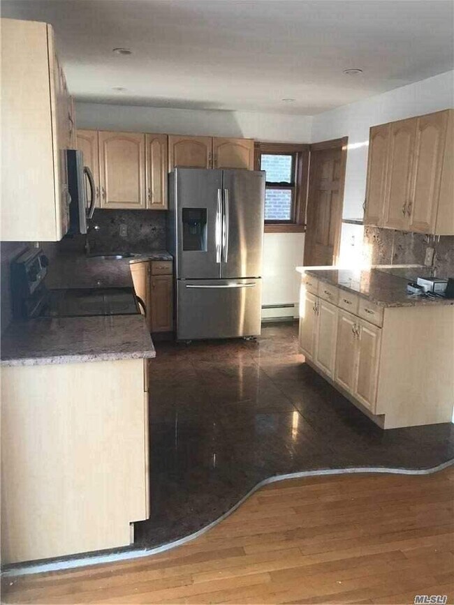 Foto del edificio - 781 Caroline Ave
