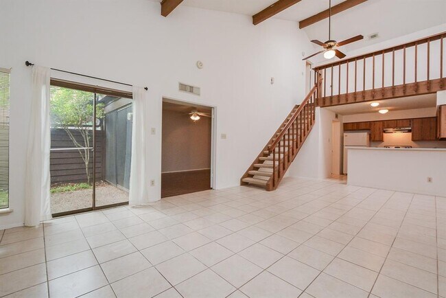 Foto del edificio - 2611 Grants Lake Blvd