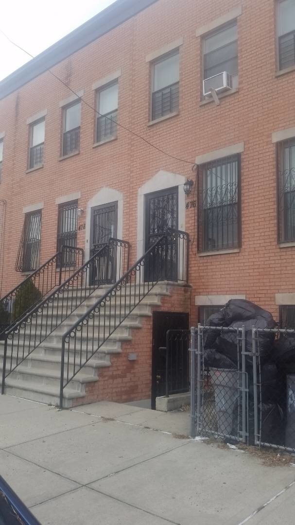 Foto del edificio - 476 Cleveland St