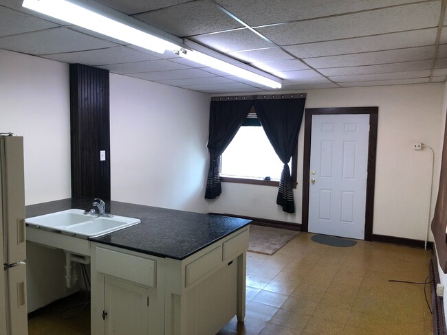Foto del edificio - 541 Railroad St