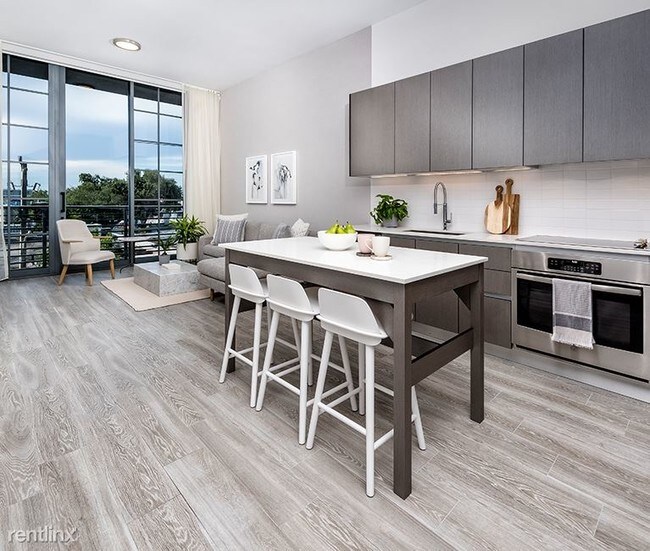 Foto del edificio - 1 br, 1 bath  - 252 NW 25th St
