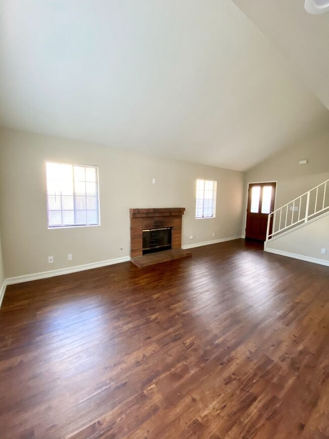 Building Photo - 2454 Chiquita Ln